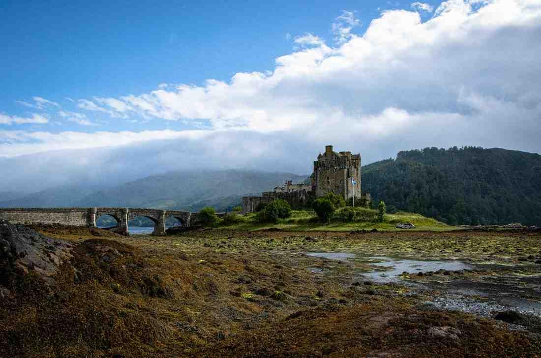 Custom Scottish Highlands itinerary with a view of Eilean Donan Castle.